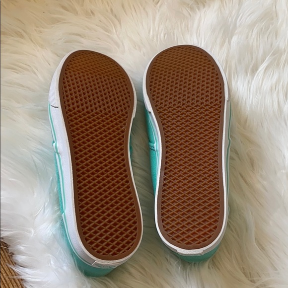 Vans - Picture 4 of 5